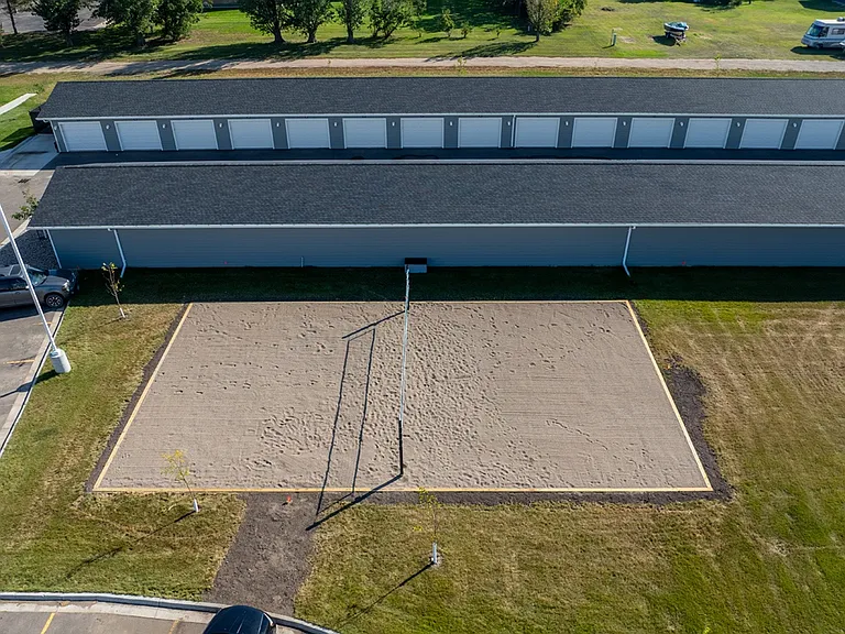 Dakota Estates — Photo 9