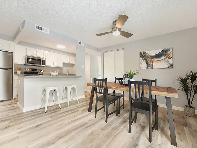 OakWood Park -- No up-front security deposit required! — Photo 36