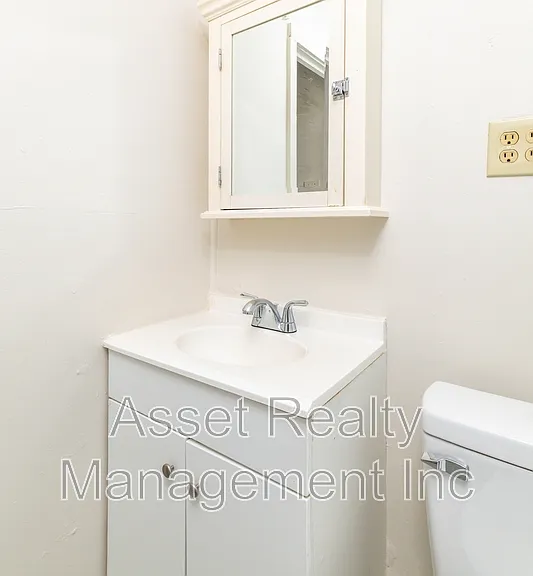 219 Highland Ave #1 — Photo 17