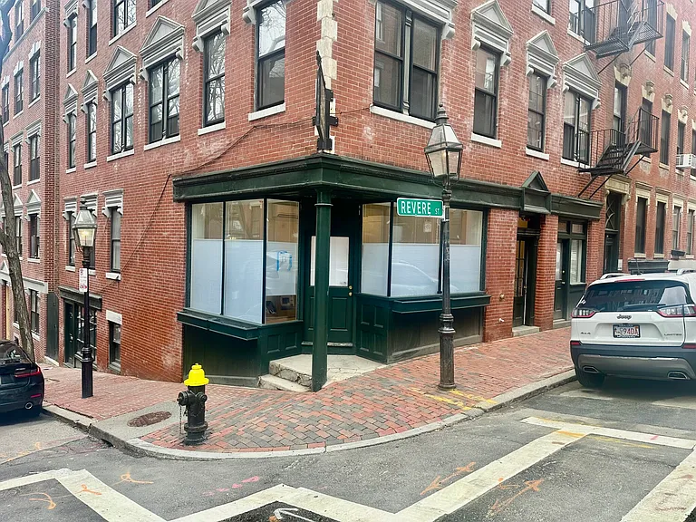 15 Revere St #B — Photo 9