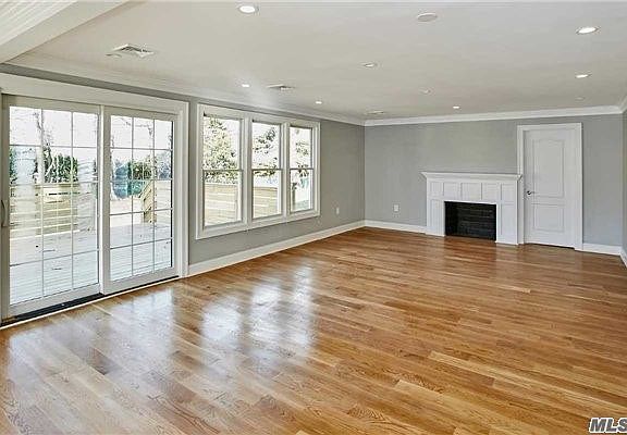 4th image of 1334 Boxwood Dr E
