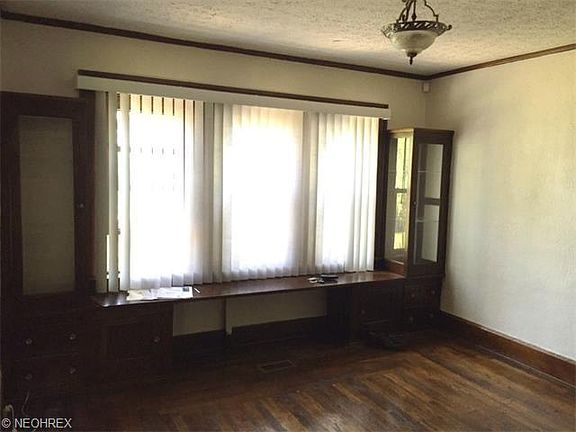 4th image of 13614 Dressler Ave
