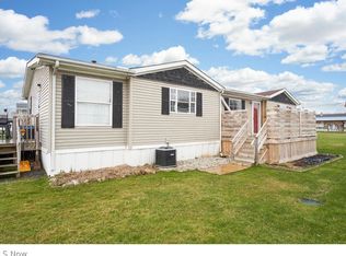 4883 Valley Hills Dr, Ravenna, OH 44266