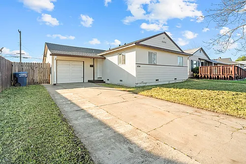 5733 San Vincente Way Photo 1