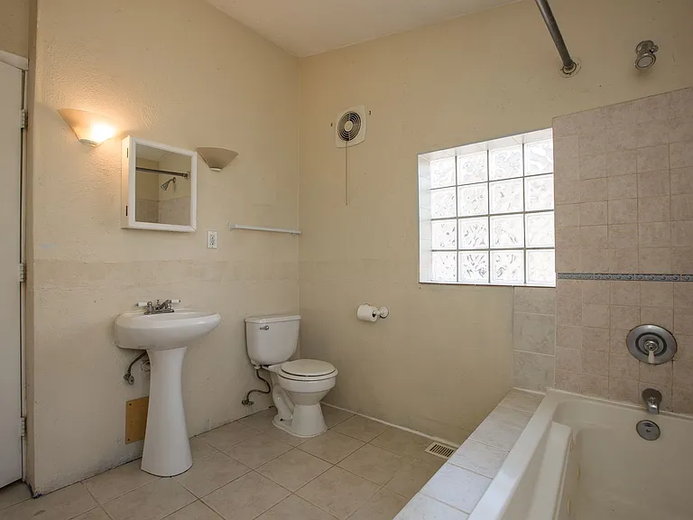 312 Cherry St — Photo 13