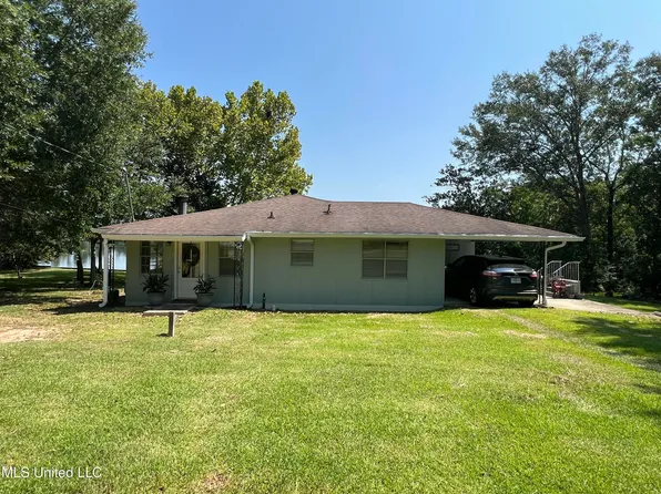 16 Red Bud Ln, Perkinston, MS 39573