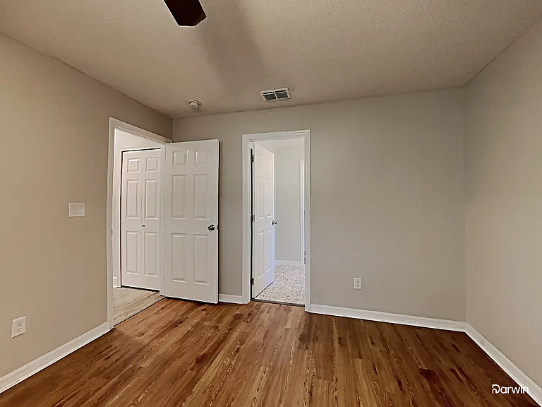 10628 Crescendo Loop — Photo 16