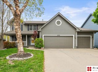 2006 S 198th St, Omaha, NE 68130