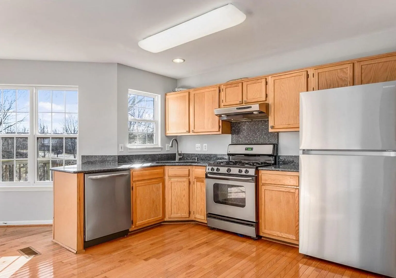 Welcome to 45461 Bluemont Junction Sq, Sterling, VA! — Photo 4