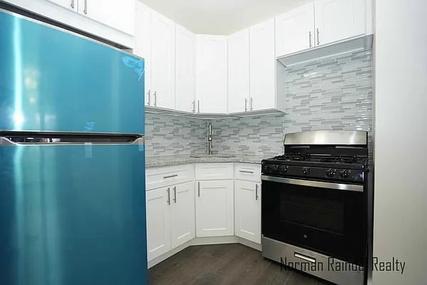 Rented by Norman Raindel, LREB | media 6