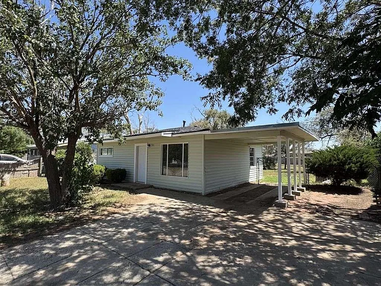 904 E Stanford St — Photo 1