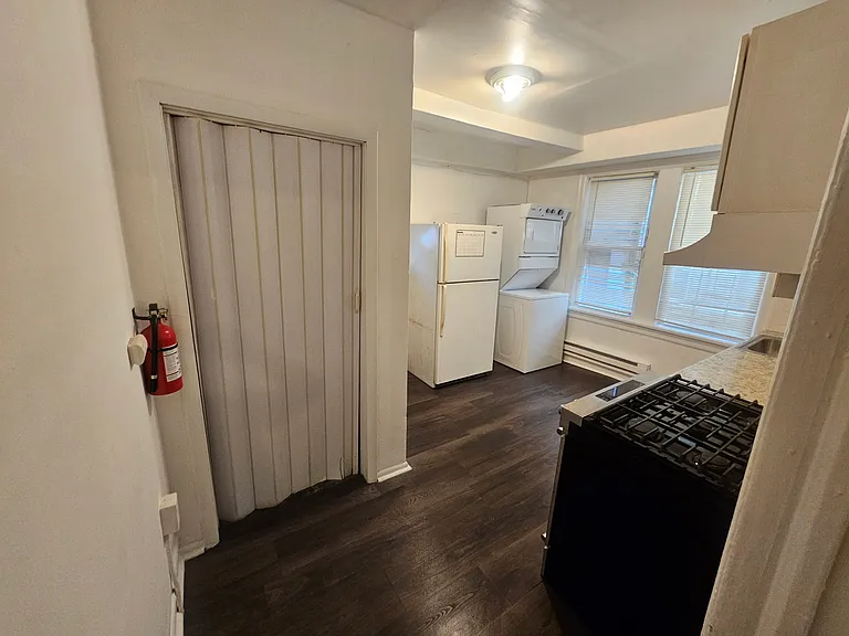 720 Drexel Ave — Photo 3