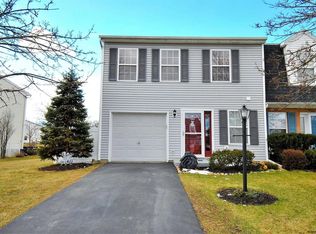 106 Bridgewood Ln, Watervliet, NY 12189