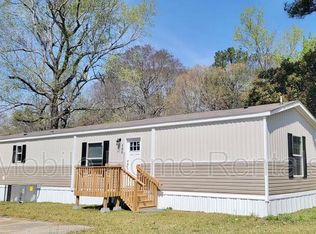 105 S Cambridge Dr, Centerville, GA 31028