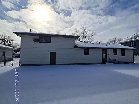 4th image of 5834 Springfield Ave