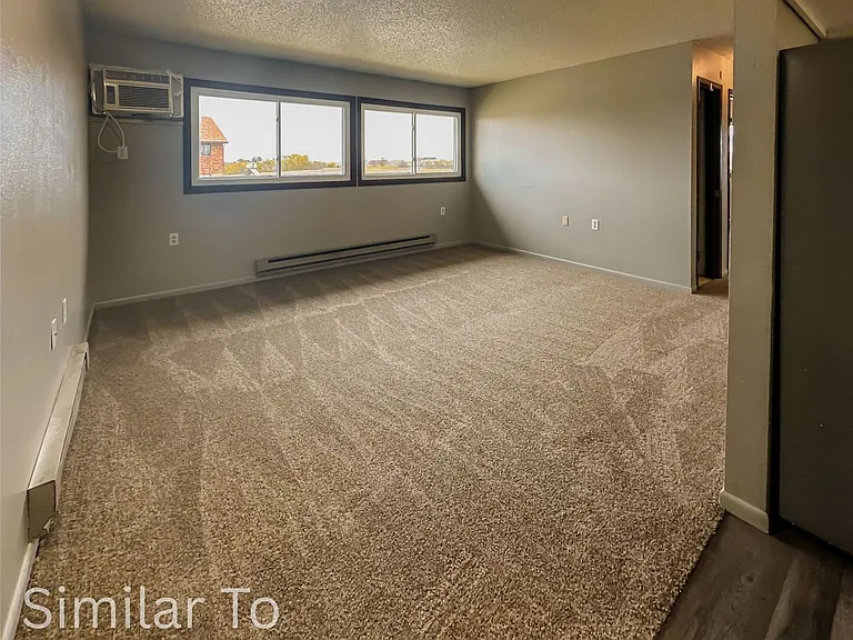 408 E Dawn St — Photo 4