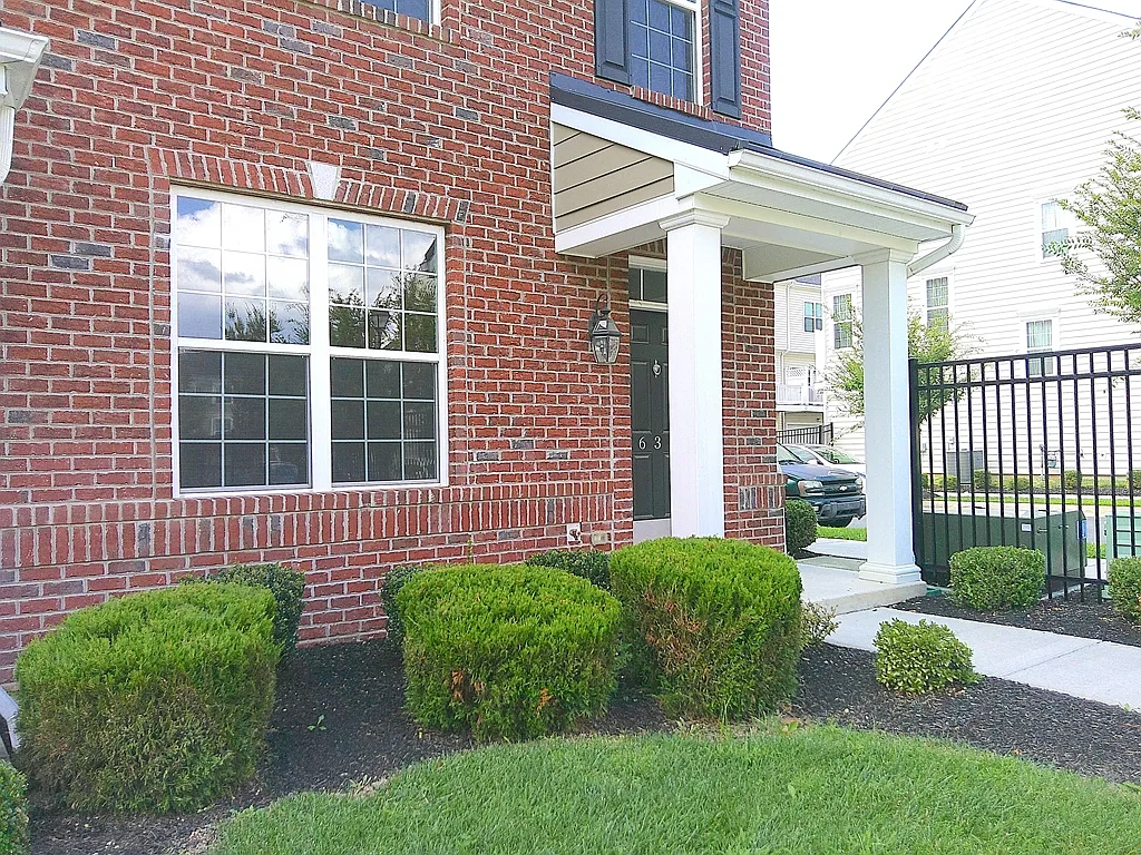 3 bed, 2.5 bath, 1915 sqft, $2,900 — Photo 4