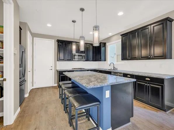 851 N Water St, Henderson, NV 89011