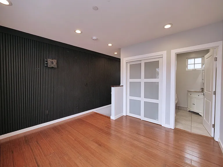 2897 Chapman St #C — Photo 24