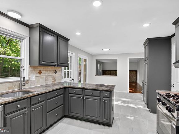 5th image of 7785 Tangier Dr