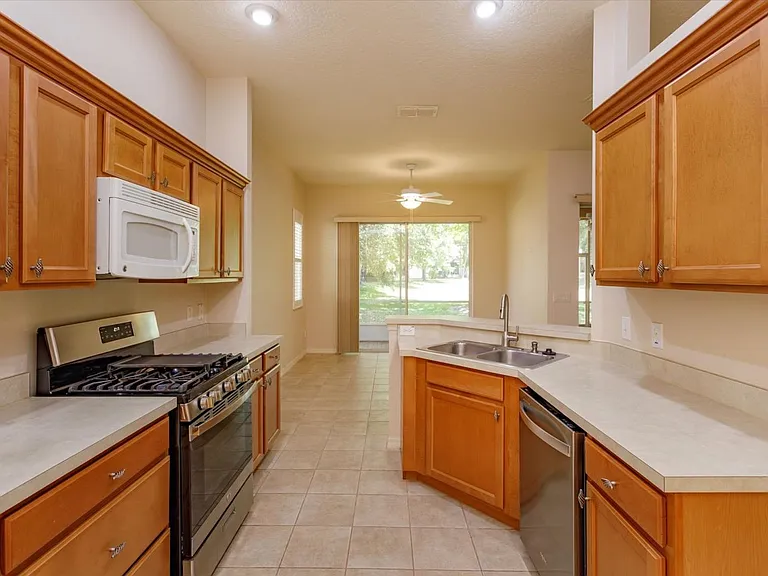120 Crepe Myrtle Dr — Photo 6