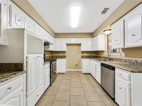 4th image of 518 Brookfield Dr