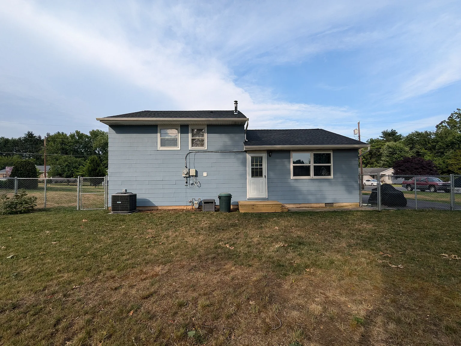 3 bed, 1068 sqft, $2,100 — Photo 4
