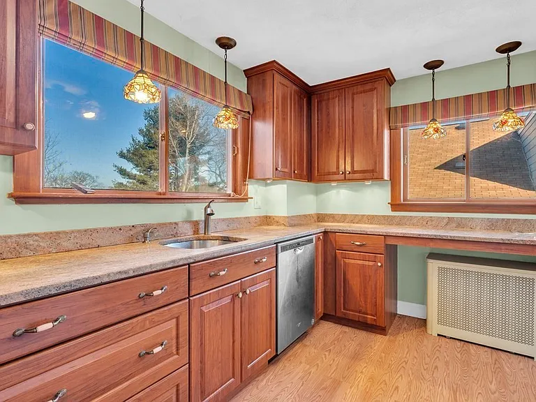 11-13 Bridgham Ave #2 — Photo 3