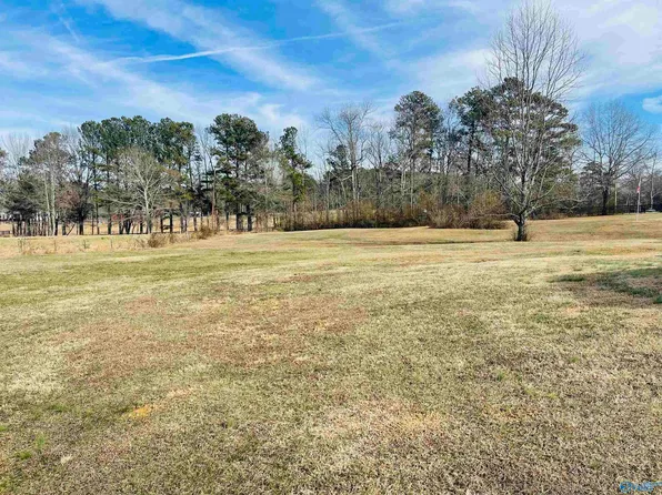 221 Mark Whitt Rd, Boaz, AL 35956