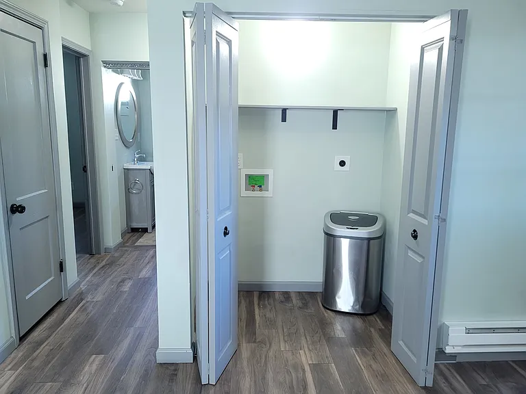127 Boston Ct — Photo 10