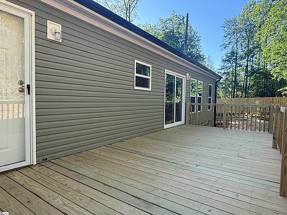 4th image of 116 Kinston Dr