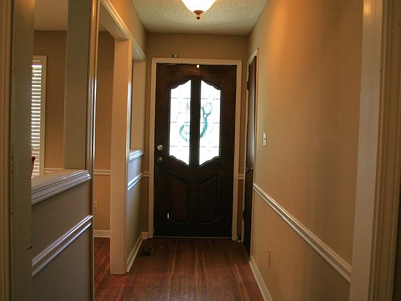 3rd image of 383 Walnut Dr