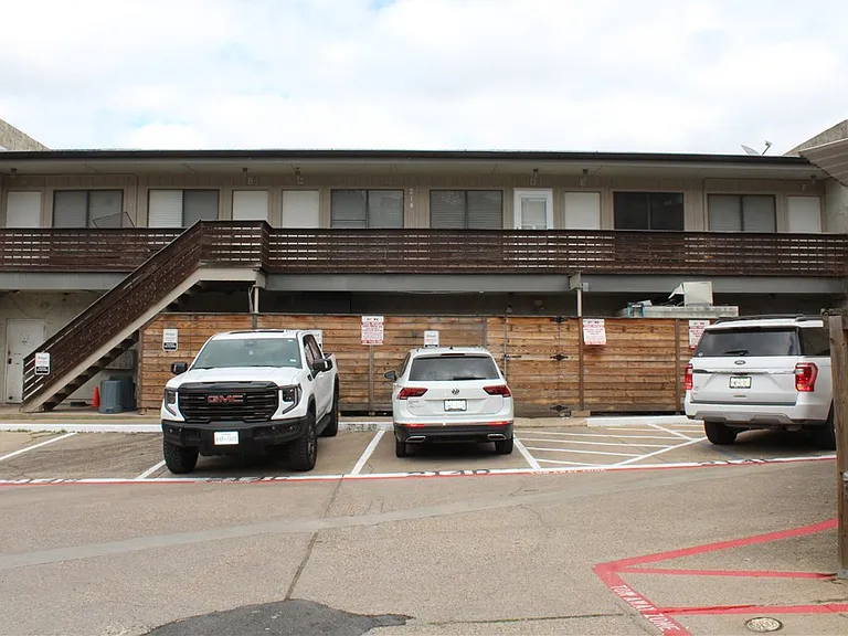 214 Patricia St #B — Photo 1