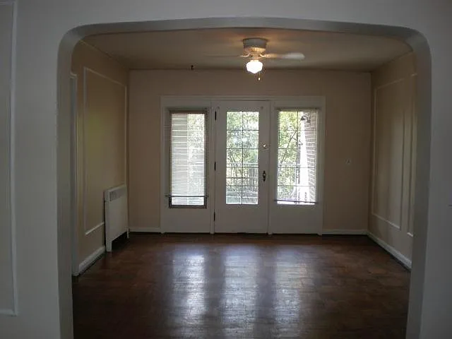 Dining room leading to balcony