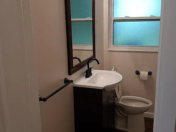308 Woodlawn Ave — Photo 12