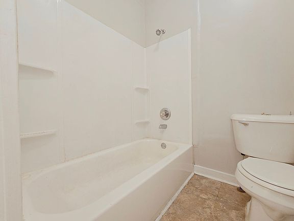 4th image of 651 S 43rd St