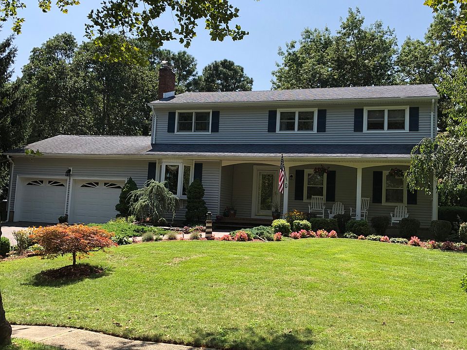 1st image of 16 Dorchester Dr