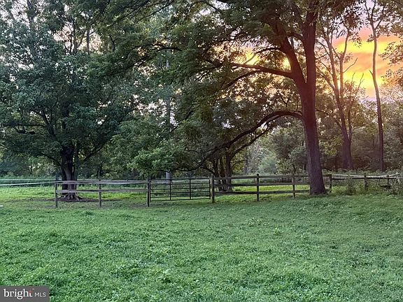 2nd image of 8487 Botha Rd