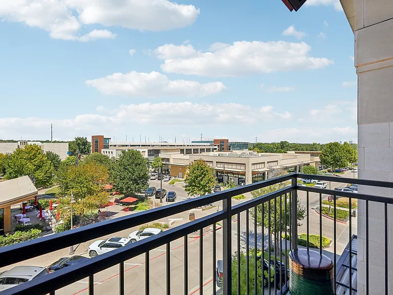 The Kelton at Clearfork — Photo 16