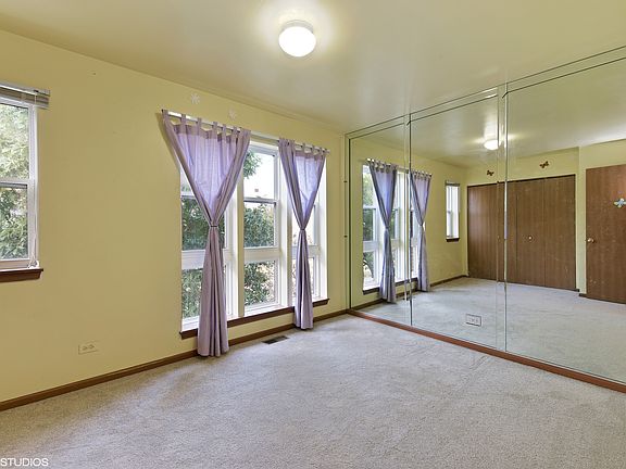 5th image of 3868 S Lake Park Ave