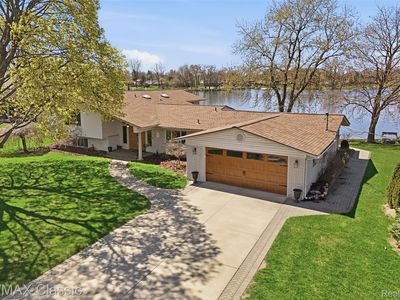547 Deer Run, White Lake, MI, 48386