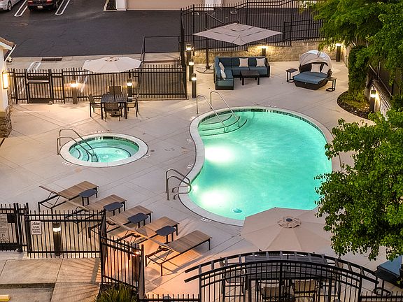 3rd image of 413 Adora Cir #814