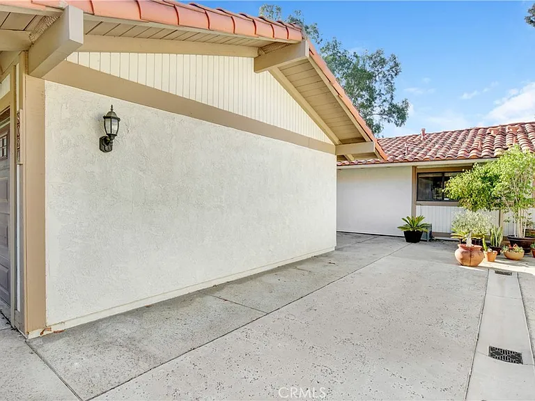 8024 Valle Vista Dr — Photo 16