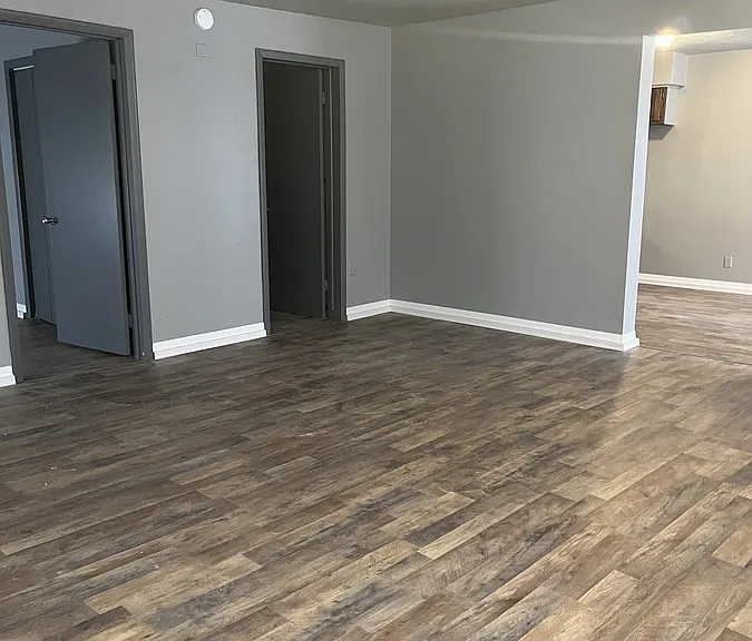 1326 E 9th St #3 — Photo 10