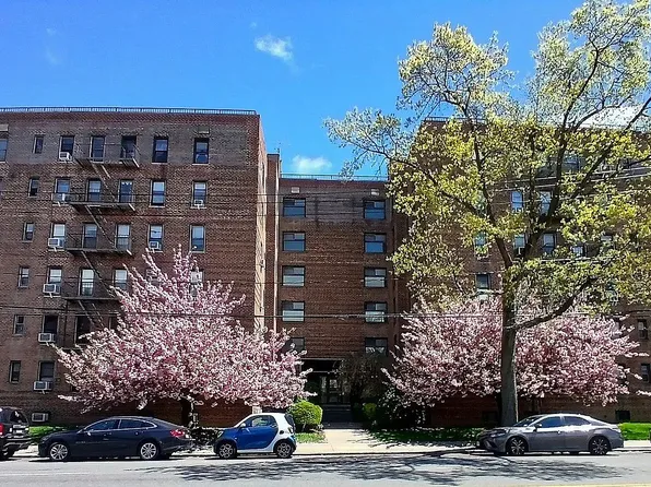 2209 Knapp St APT 5G, Brooklyn, NY 11229