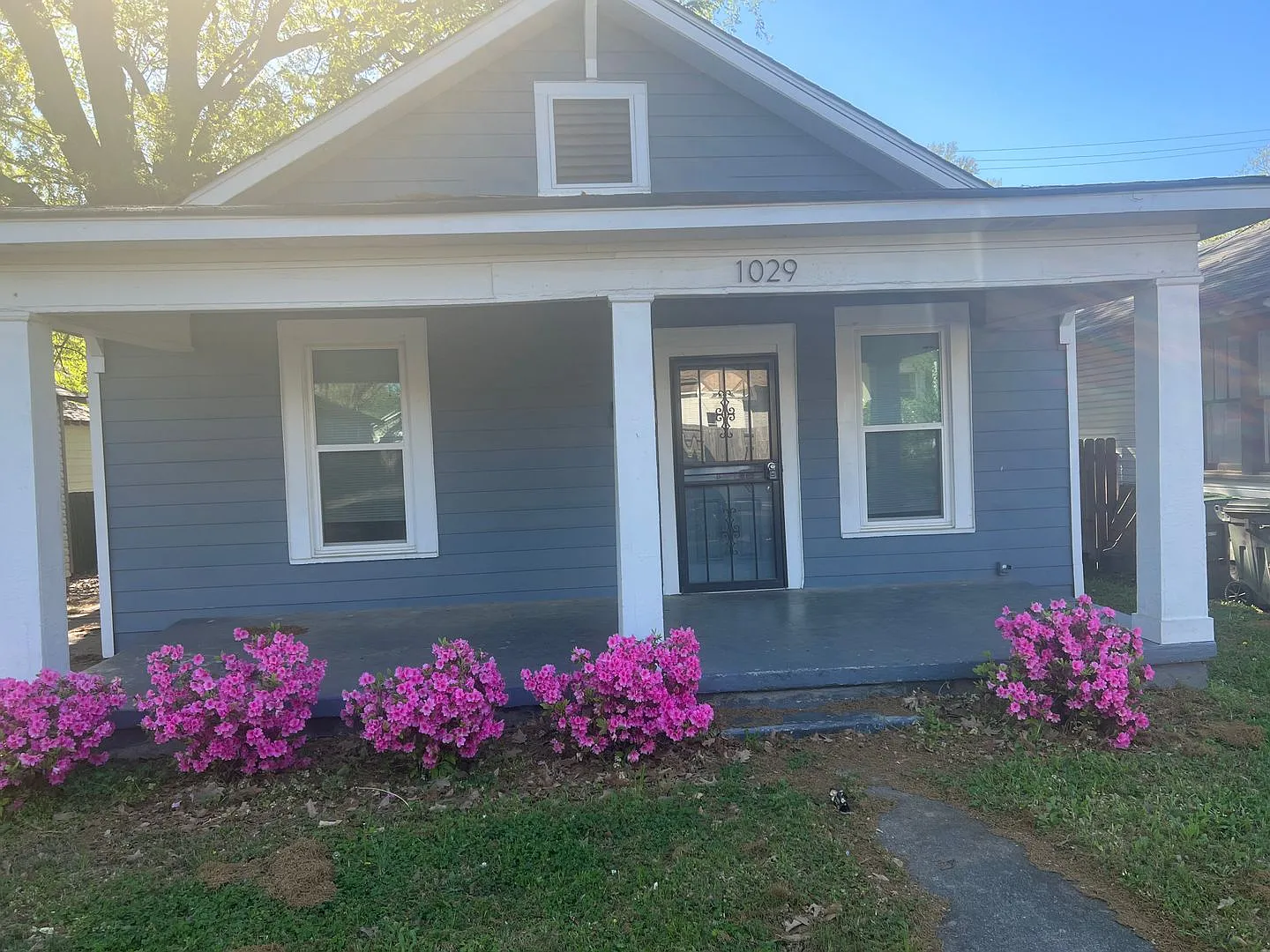 3 bedroom, 2 bathroom recently updated in Cooper Young — Photo 1