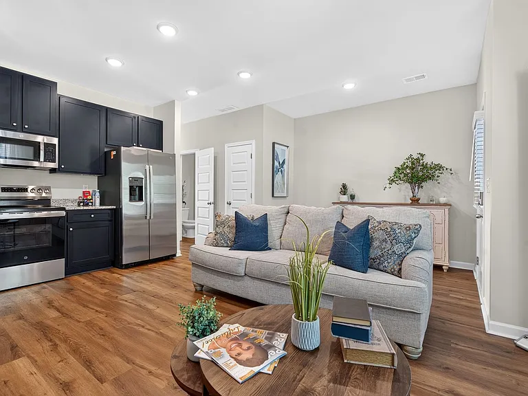 1015 Hayden St NW — Photo 8