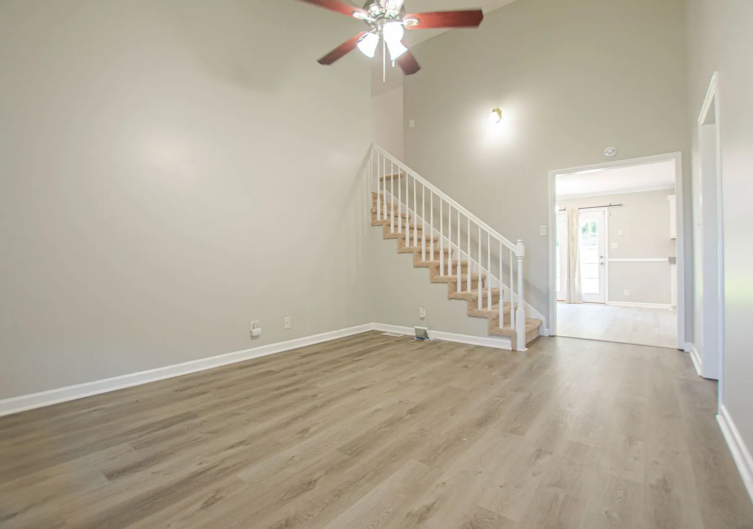 Pet Friendly Three Bedroom with Bonus! — Photo 4