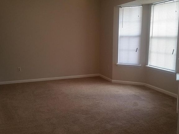 3rd image of 7957 Winterwood Cir N
