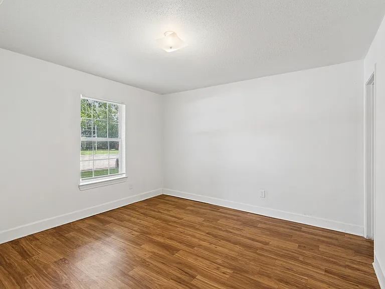 Parkway Place Apartments — Photo 5